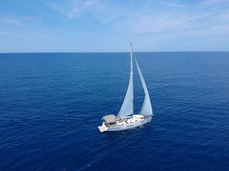 Book yachts online - sailboat - Bavaria 45 Cruiser Owner version - Bunty - Bow &amp; Teak - rent