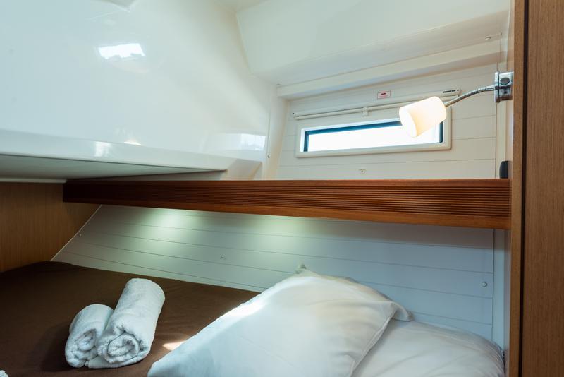 Book yachts online - sailboat - Bavaria 45 Cruiser Owner version - Bunty - Bow &amp; Teak - rent