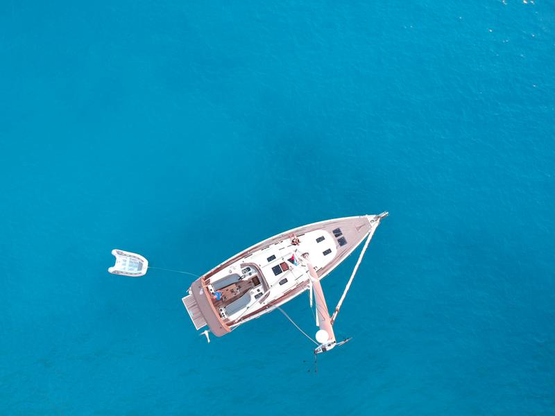 Book yachts online - sailboat - Bavaria 45 Cruiser Owner version - Bunty - Bow &amp; Teak - rent