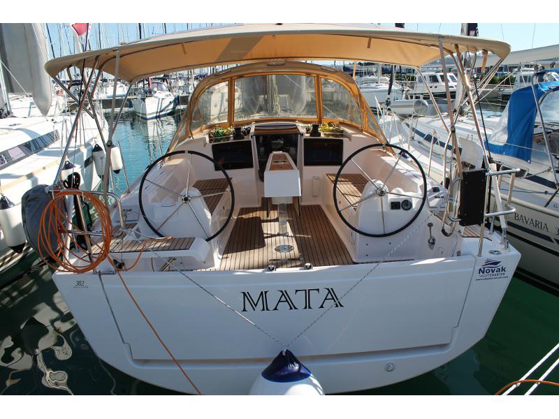 Book yachts online - sailboat - Dufour 382 GL - Mata - rent