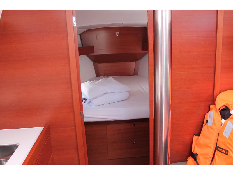 Book yachts online - sailboat - Dufour 382 GL - Mata - rent
