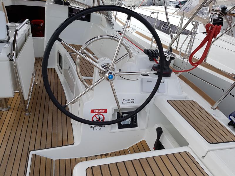 Book yachts online - sailboat - Sun Odyssey 409 - David - rent