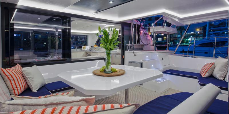 Book yachts online - catamaran - Moorings 4500 - Moorings 4500 (2017) - rent