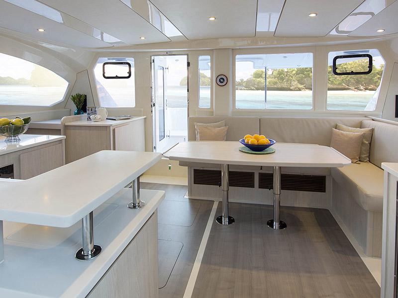 Book yachts online - catamaran - Moorings 4400 - Moorings 4400 (2016) - rent
