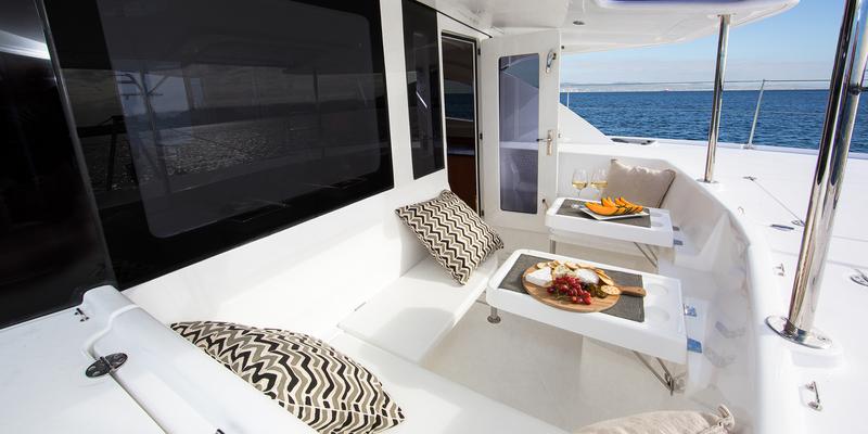Book yachts online - catamaran - Moorings 4400 - Moorings 4400 (2016) - rent