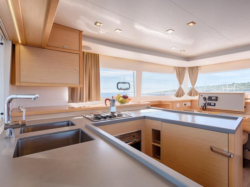 Book yachts online - catamaran - Lagoon 450 F Luxury - ALBA MOUSE  - rent