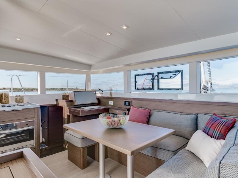 Book yachts online - catamaran - Lagoon 40 - Geo - rent