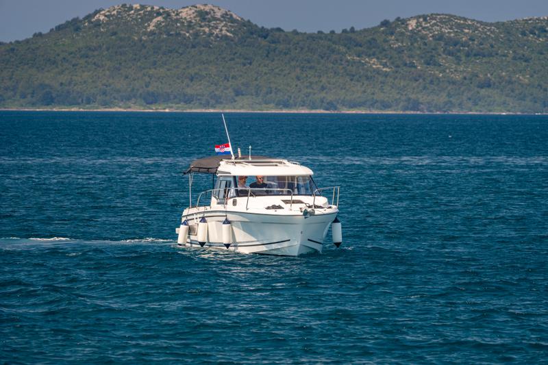 Book yachts online - motorboat - Merry Fisher 795 - Klapa - rent