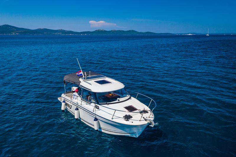 Book yachts online - motorboat - Merry Fisher 795 - Klapa - rent
