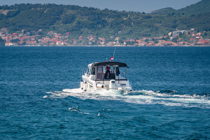 Book yachts online - motorboat - Merry Fisher 795 - Klapa - rent