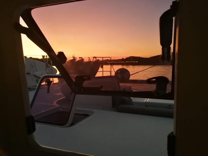 Book yachts online - catamaran - Lagoon 560 - ARCTIC QUEEN - rent