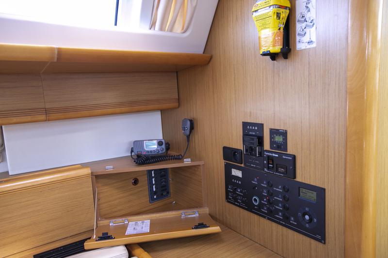 Book yachts online - sailboat - Jeanneau 53 - Oniro ΙΙ - rent