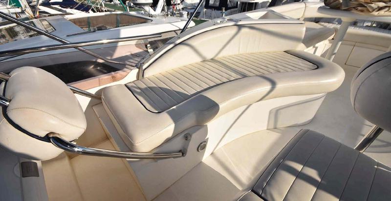 Book yachts online - motorboat - Fairline Phantom 40ft - Alter Ego IV - rent