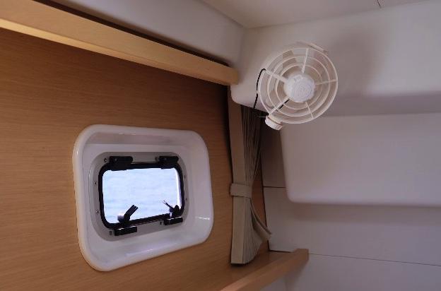 Book yachts online - catamaran - Lagoon 450 Crewed - Iris IV - rent