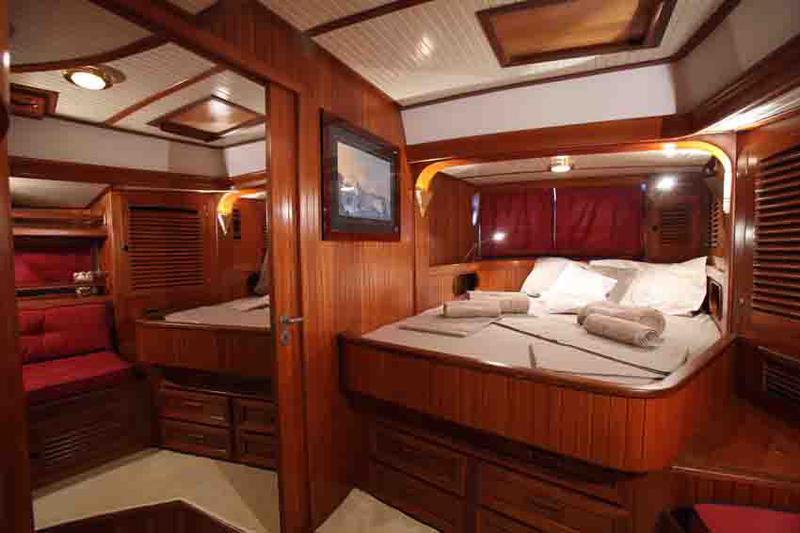 Book yachts online - sailboat - Scorpio 72 - Morgane - rent