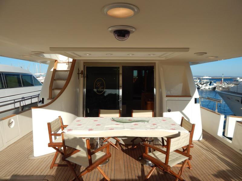 Book yachts online - motorboat - Azimut 76 - Golden Eagle - rent