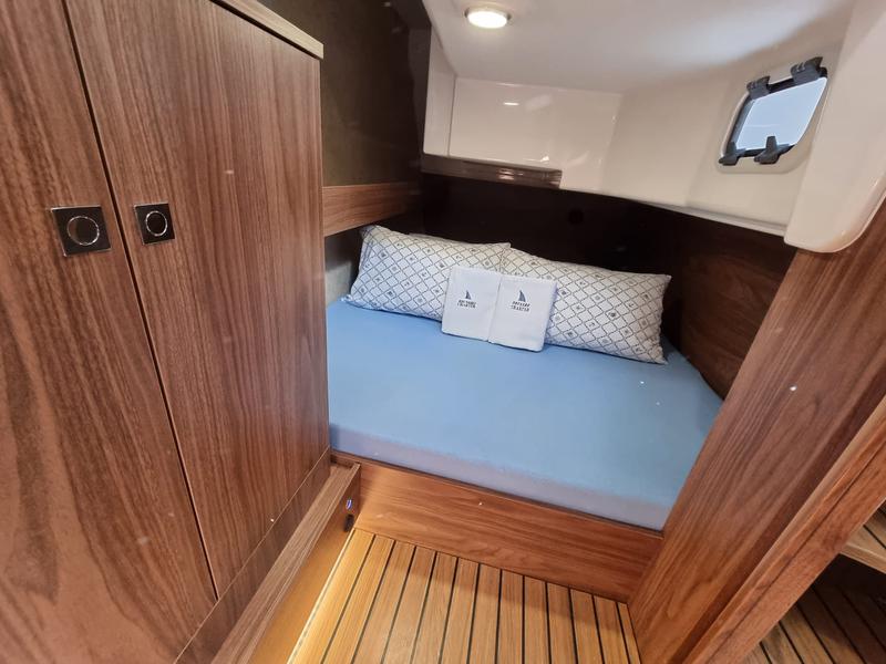 Book yachts online - motorboat - Balt 918 Titanium - Wanderer - rent