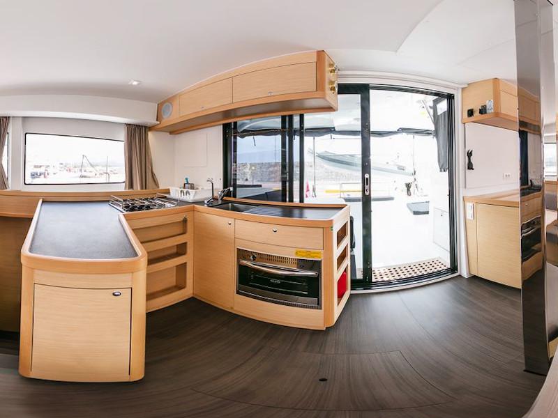 Book yachts online - catamaran - Lagoon 42 - Happy Lagoon - rent
