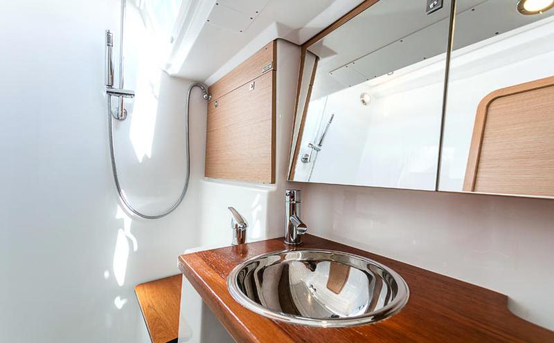 Book yachts online - sailboat - Dufour 412 GL - Vanessa - rent