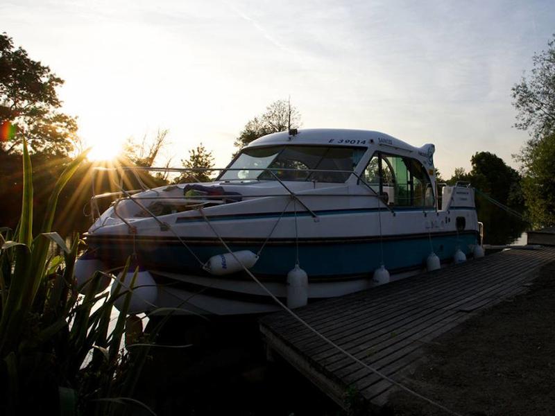 Book yachts online - motorboat - Confort 900 DP - PICARDIE FR - rent