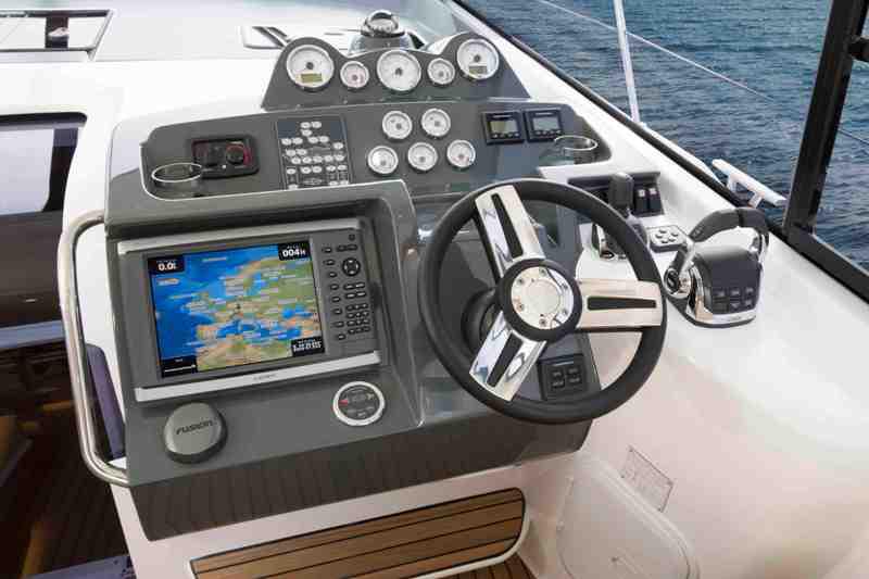 Book yachts online - motorboat - Bavaria S40 Coupe - Arcadia - rent