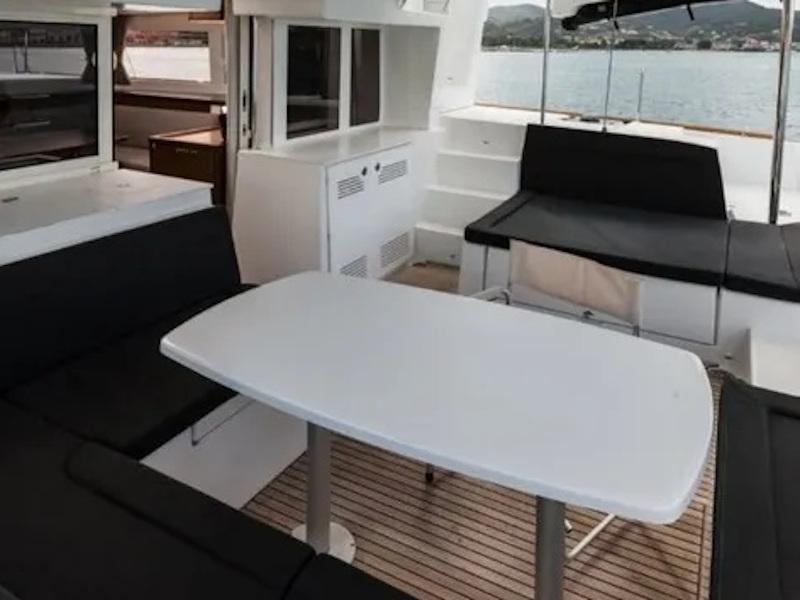 Book yachts online - catamaran - Lagoon 450F (A/C+WaterMaker+GEN) - Wentura - rent