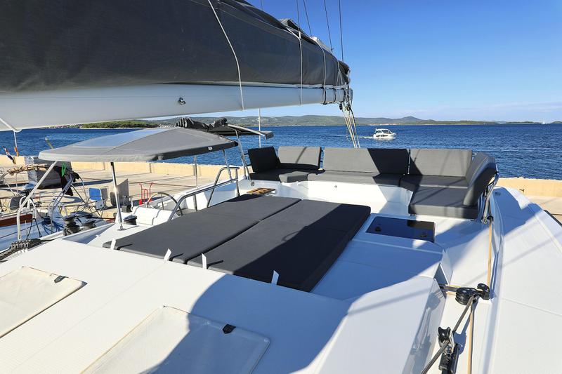 Book yachts online - catamaran - Elba 45 - Dreamcatcher - rent