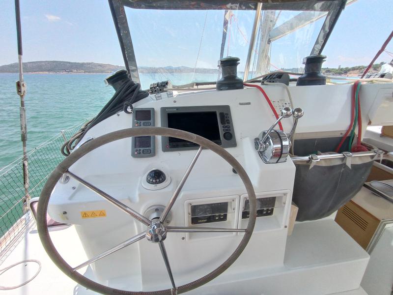 Book yachts online - catamaran - Lagoon 400 - TRAMONTANA - rent