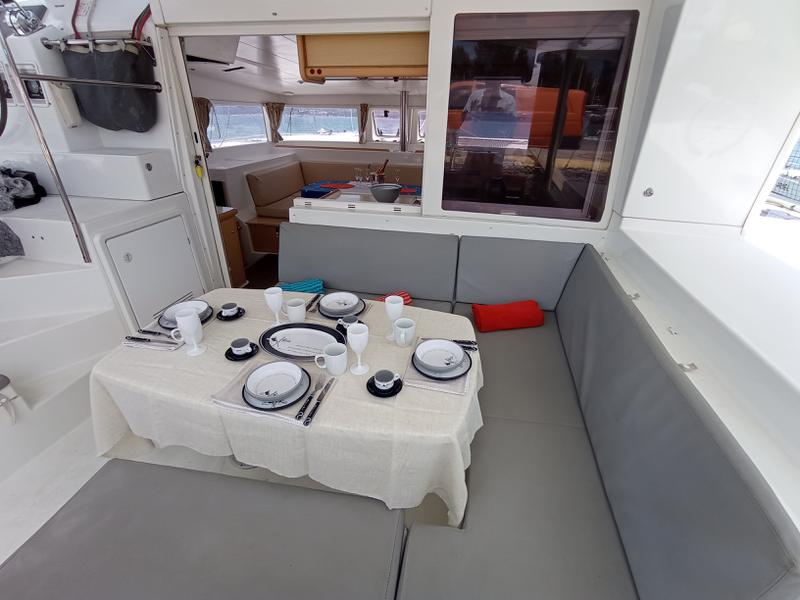 Book yachts online - catamaran - Lagoon 400 - TRAMONTANA - rent