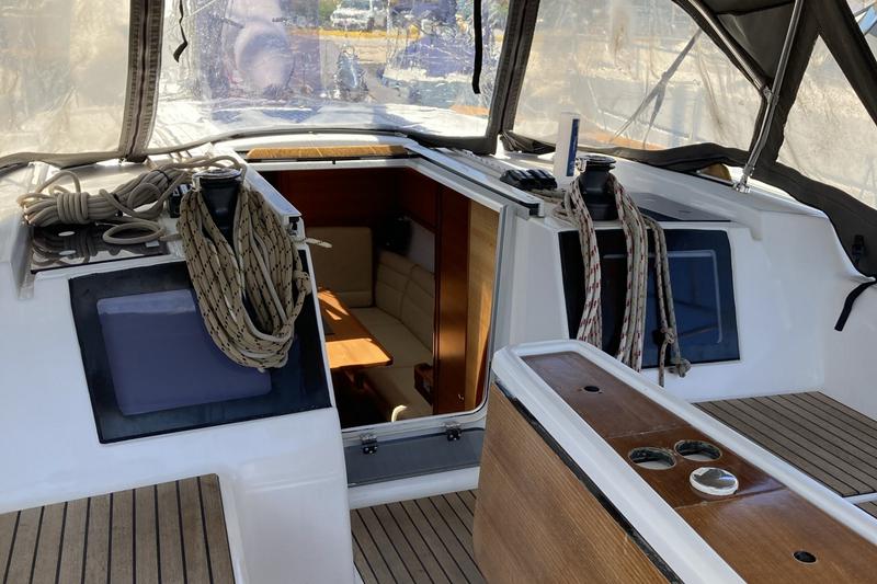 Book yachts online - sailboat - Dufour 382 Grand Large - Andreana - rent