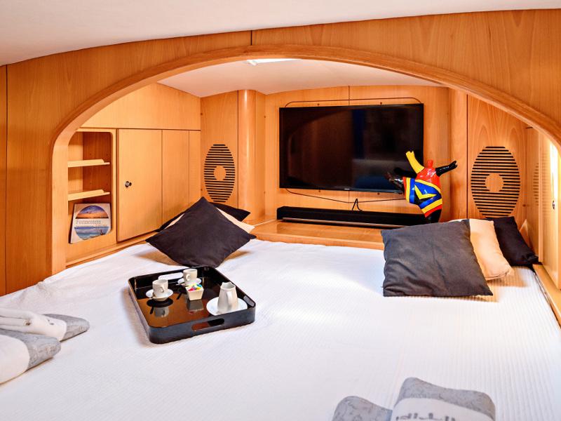 Book yachts online - catamaran - Privilege 615 - Maitia - rent