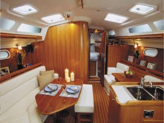 Book yachts online - sailboat - Catalina 350 - Leap Of Faith - rent