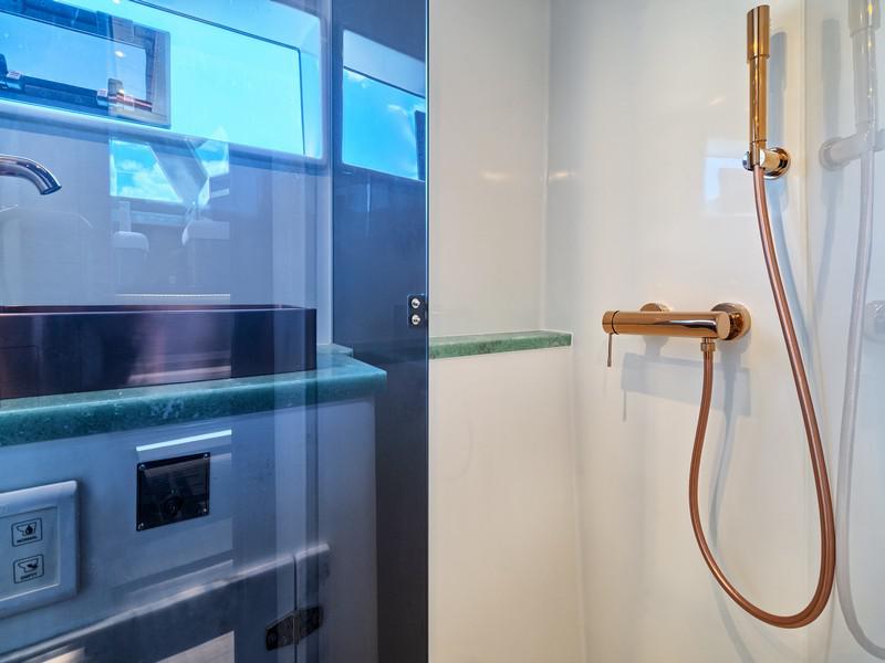 Book yachts online - catamaran - Luna 49 - GOLD - rent