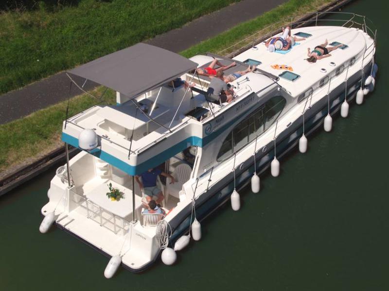 Book yachts online - motorboat - Octo Fly C - RHEINSBERG - rent