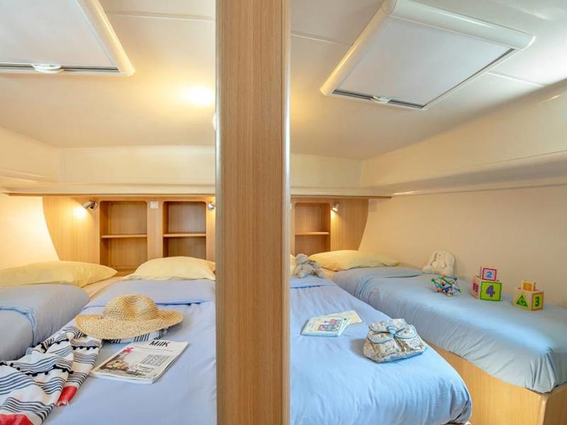 Book yachts online - motorboat - Quattro Fly C - BELLEGARDE FR - rent