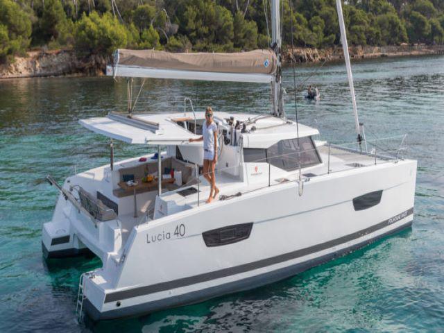 Book yachts online - catamaran - Lucia 40 - Brave Coquina - rent