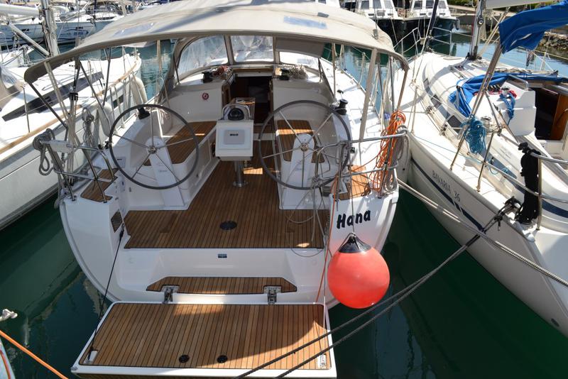 Book yachts online - sailboat - Bavaria 37 Cruiser - Hana - rent