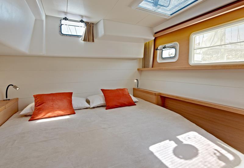 Book yachts online - catamaran - Lagoon 450 - Azzurra - rent
