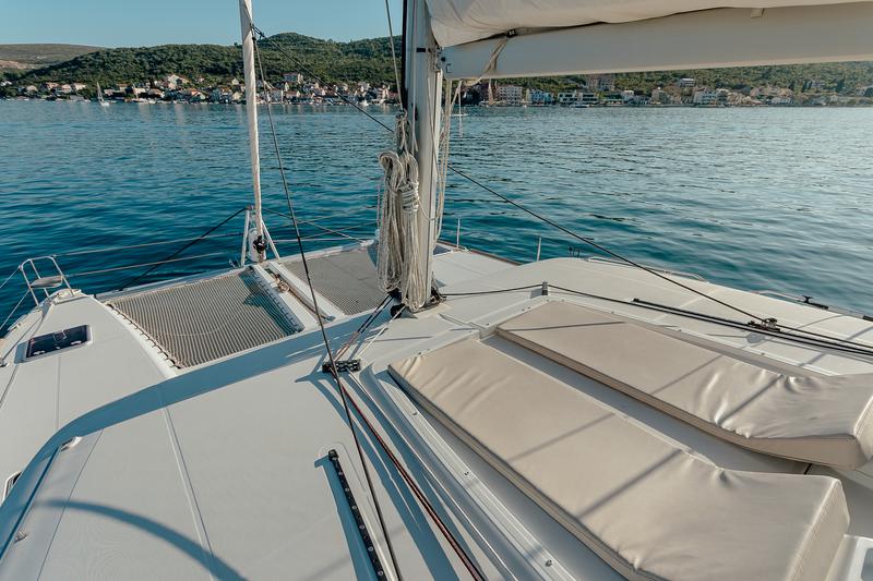 Book yachts online - catamaran - Lagoon 450 - Irina - rent