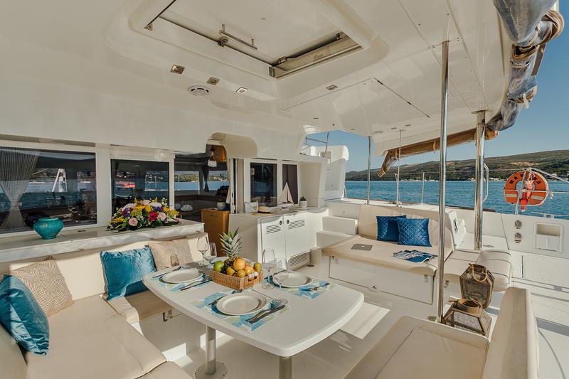 Book yachts online - catamaran - Lagoon 450 - Irina - rent