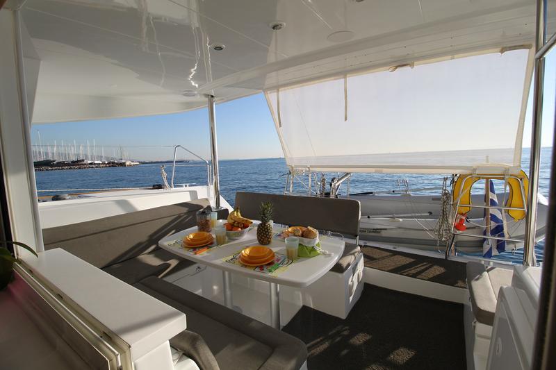 Book yachts online - catamaran - Lagoon 400 S2 - Sailing Blue 4 - Refit 2021 - rent