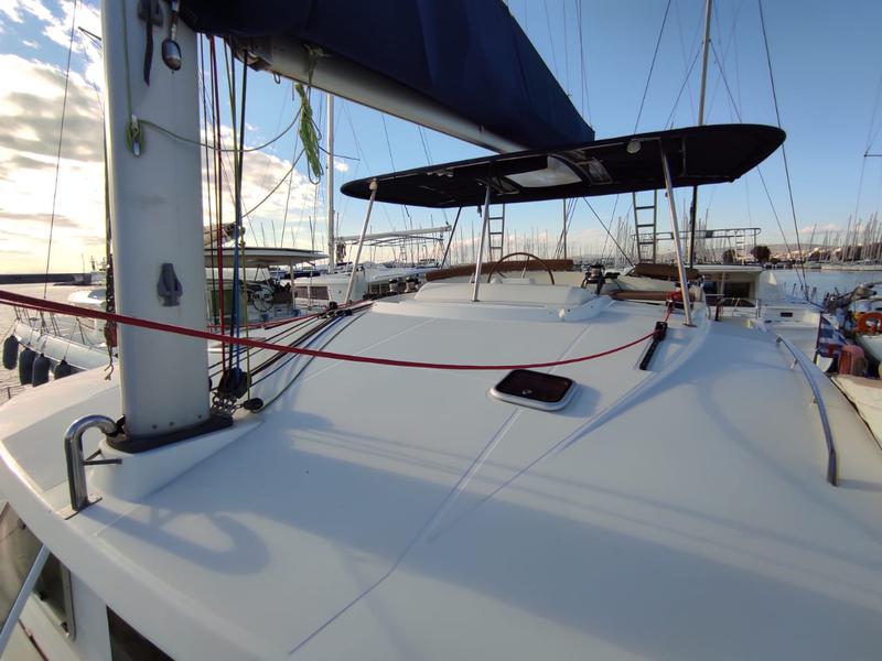 Book yachts online - catamaran - Lagoon 440 - Casino (A/C) - (A/C - Generator - Refit 2021) - rent