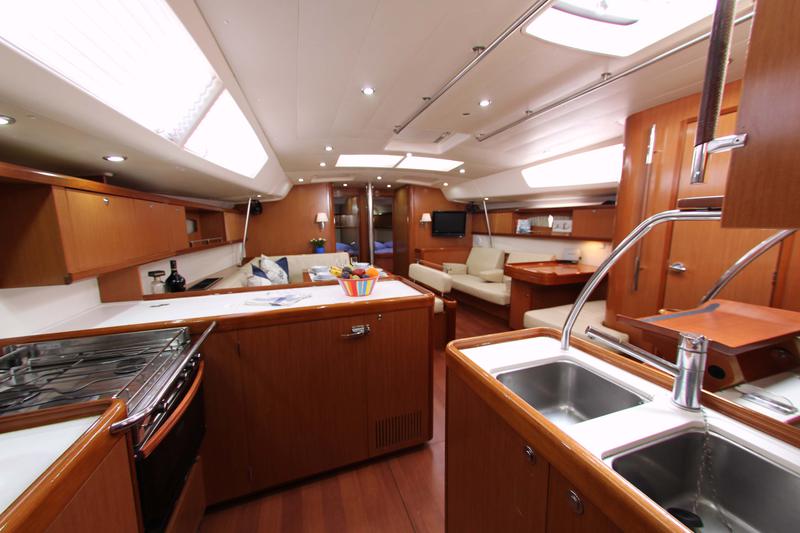 Book yachts online - sailboat - Oceanis 54 - Blackjack - (A/C - Generator - Refit 2020) - rent