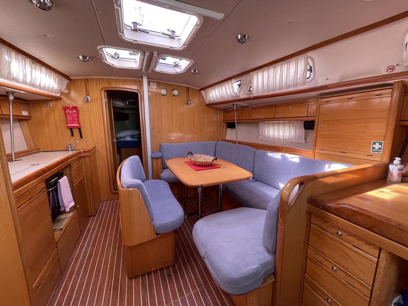 Book yachts online - sailboat - Bavaria 40 Cruiser - S/Y Philomila - rent