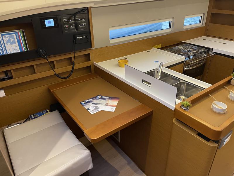 Book yachts online - sailboat - Sun Odyssey 410 - Ariel - rent