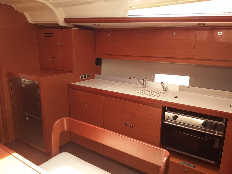Book yachts online - sailboat - Dufour 430 Grand Large - Fenera - rent