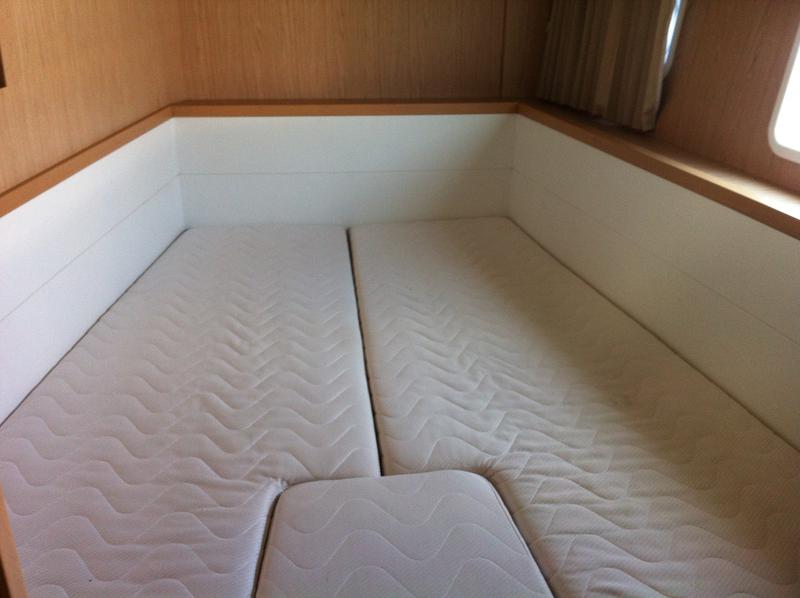 Book yachts online - catamaran - Lagoon 400 S2 - Sveti Vlaho - rent