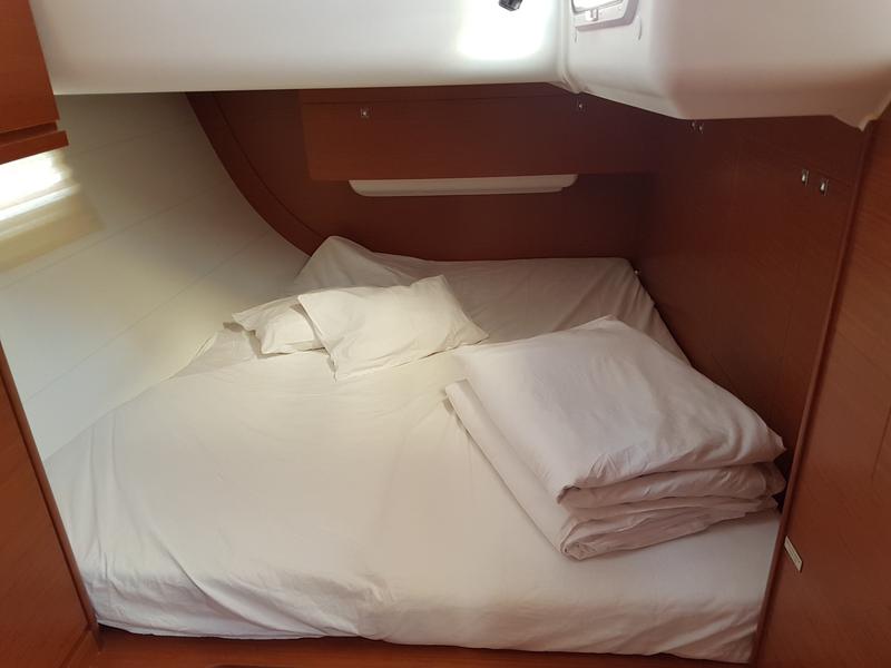Book yachts online - sailboat - Dufour 512 Grand Large - HERA X - rent