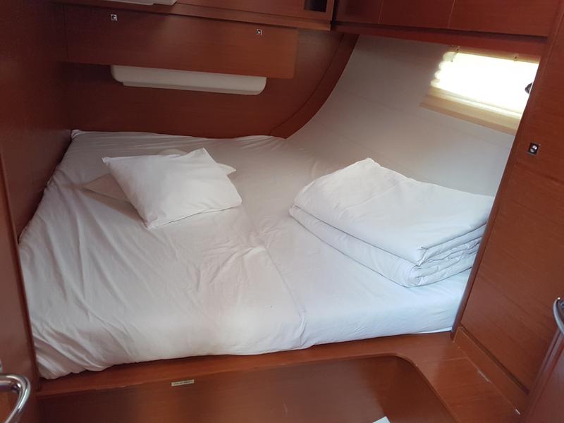 Book yachts online - sailboat - Dufour 512 Grand Large - HERA X - rent