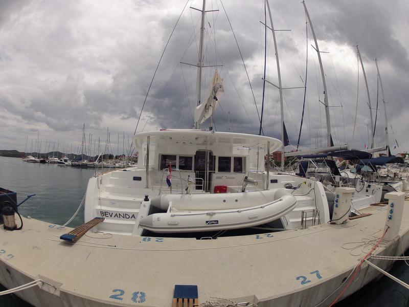 Book yachts online - catamaran - Lagoon 450 - Bevanda - rent